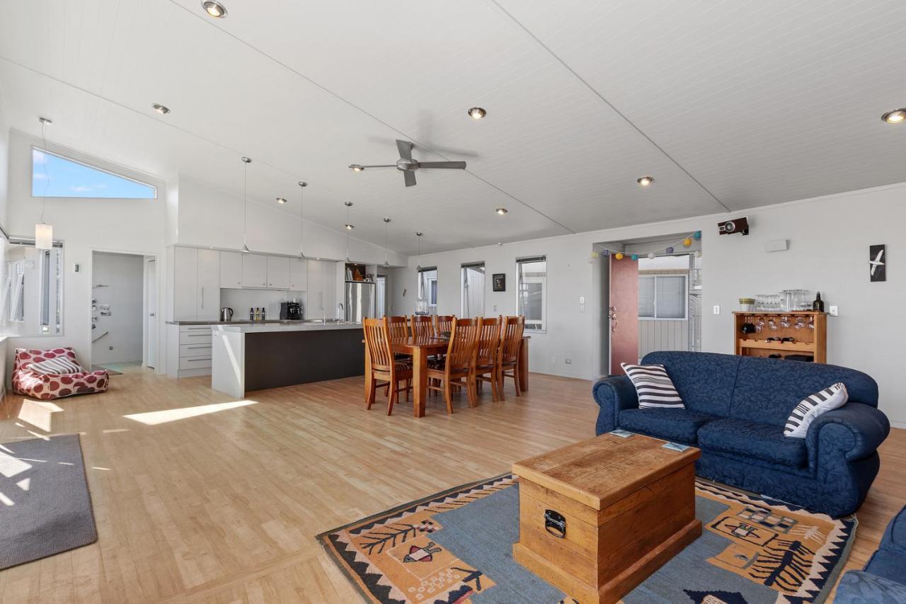 Restful Ruakaka - Ruakaka Holiday Home 외부 사진